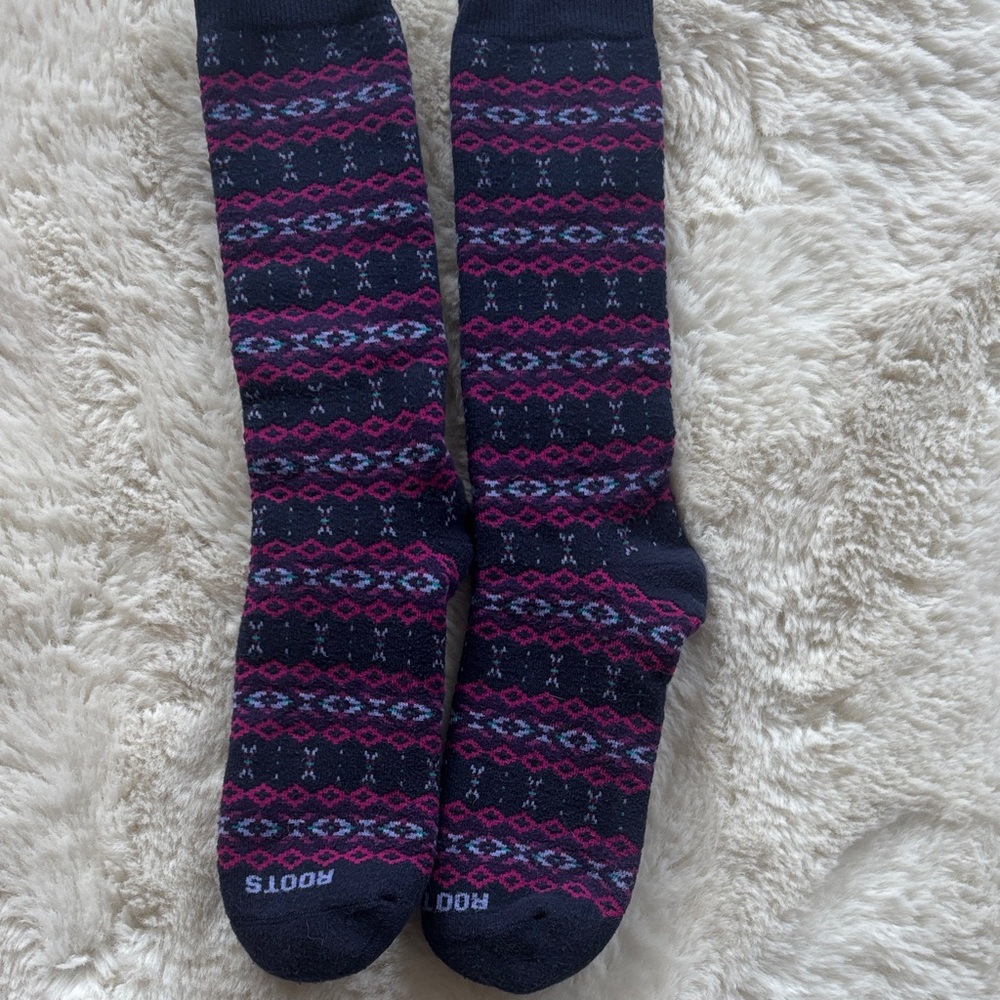 Roots Women's Patterned Socks - Black and Pink